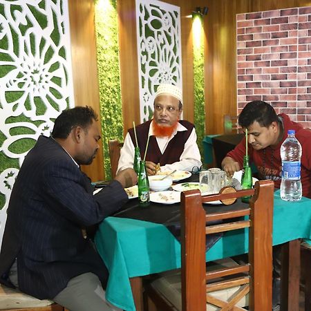Rezala Restaurant And Residence Dhaka Buitenkant foto