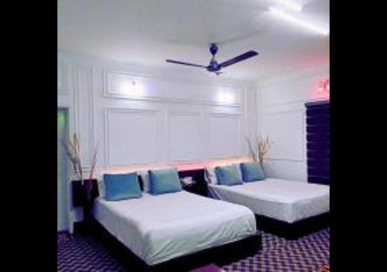 Rezala Restaurant And Residence Dhaka Buitenkant foto