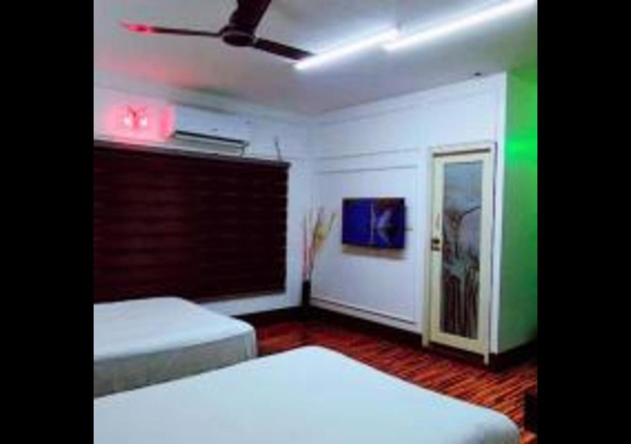 Rezala Restaurant And Residence Dhaka Buitenkant foto