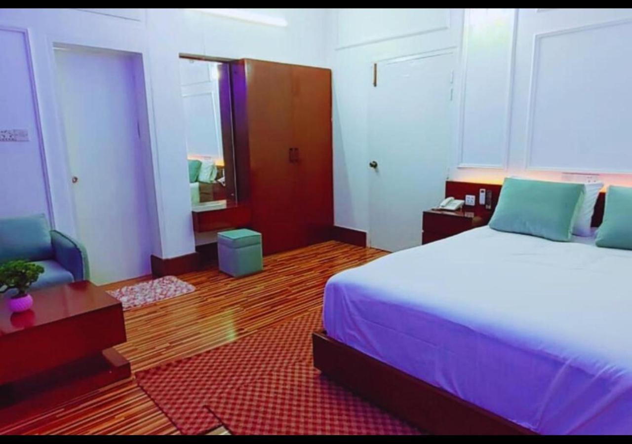 Rezala Restaurant And Residence Dhaka Buitenkant foto