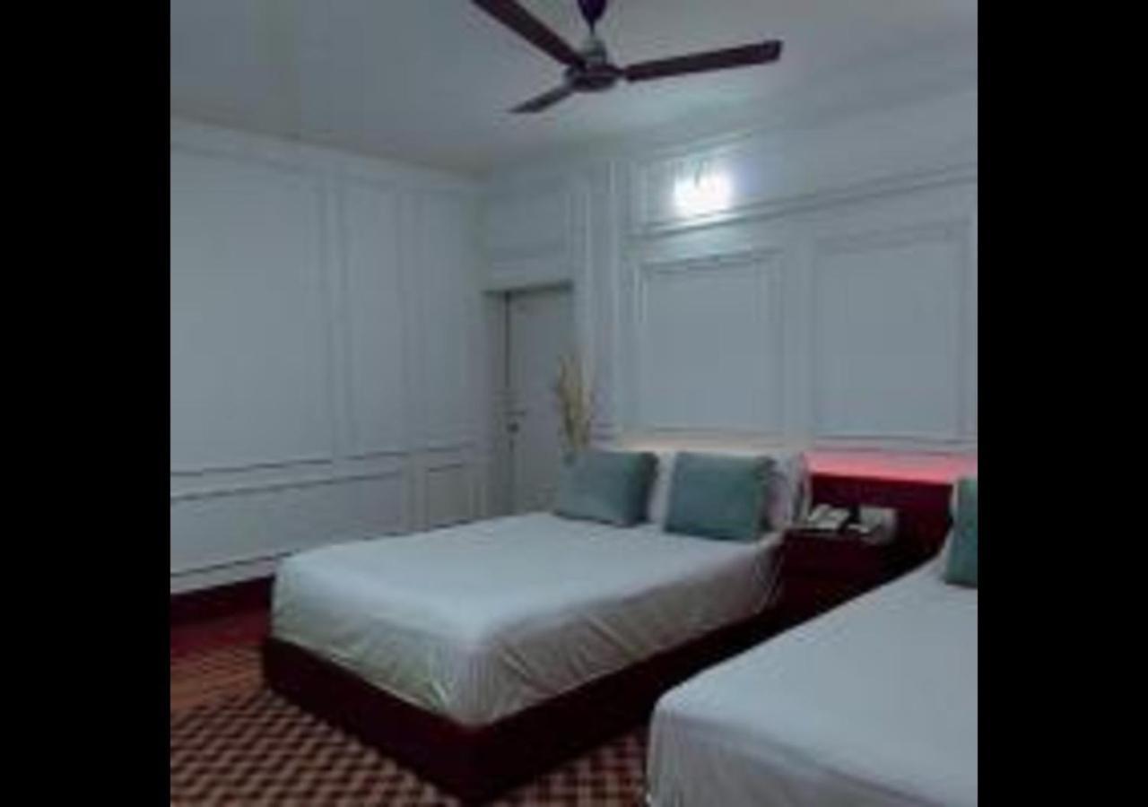 Rezala Restaurant And Residence Dhaka Buitenkant foto